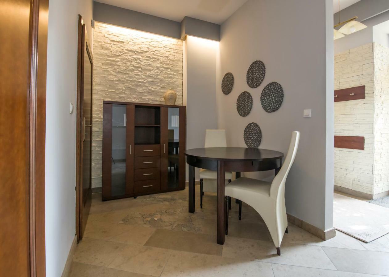 Apartamenty Na Warszawskiej Sieradz Luaran gambar