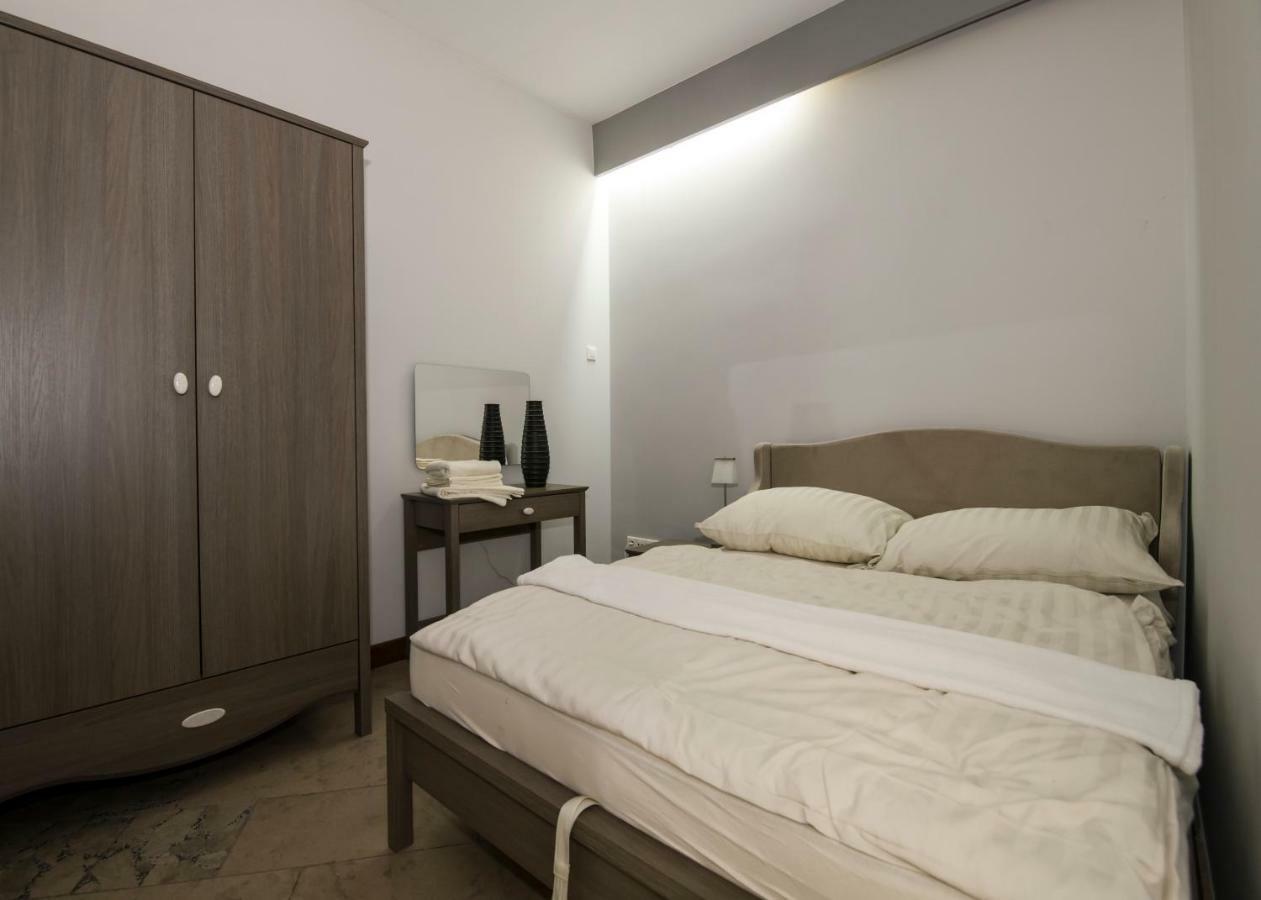 Apartamenty Na Warszawskiej Sieradz Luaran gambar