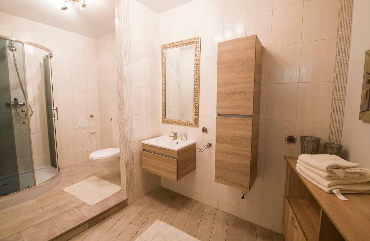 Apartamenty Na Warszawskiej Sieradz Luaran gambar