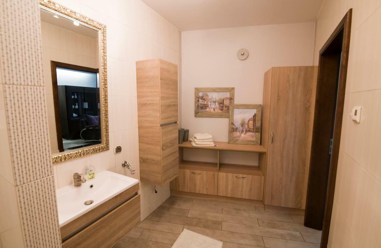 Apartamenty Na Warszawskiej Sieradz Luaran gambar