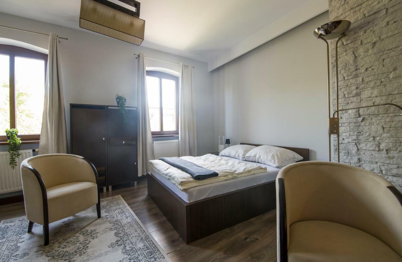 Apartamenty Na Warszawskiej Sieradz Luaran gambar
