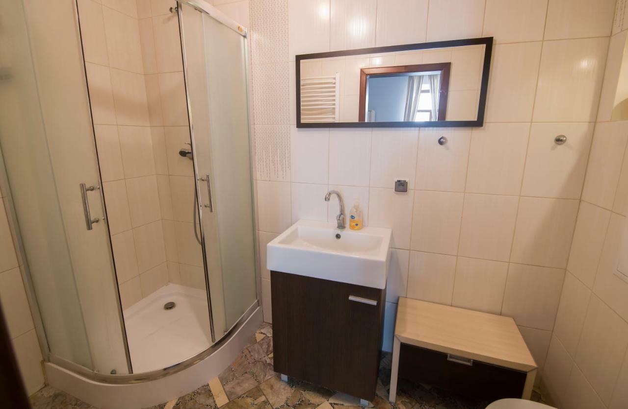 Apartamenty Na Warszawskiej Sieradz Luaran gambar